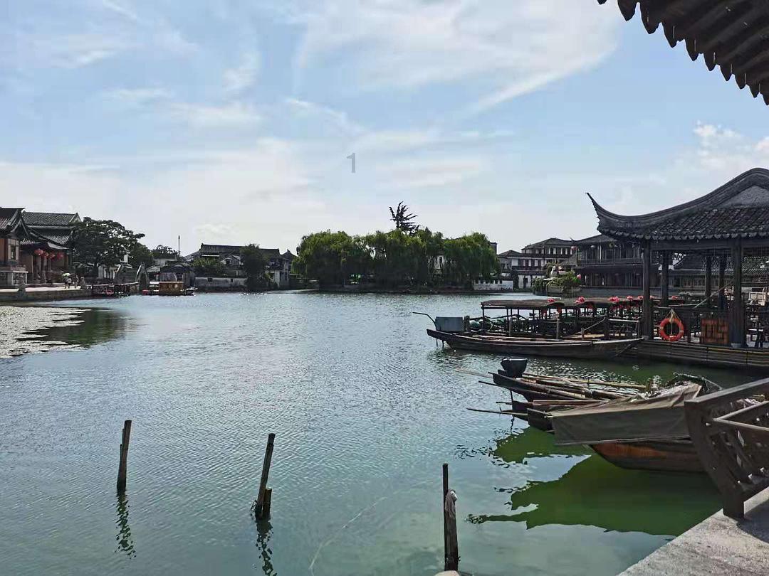 逃出美丽度假胜地